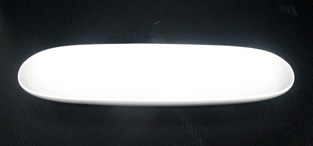 陶器　オーバル皿　白磁の全体の様子